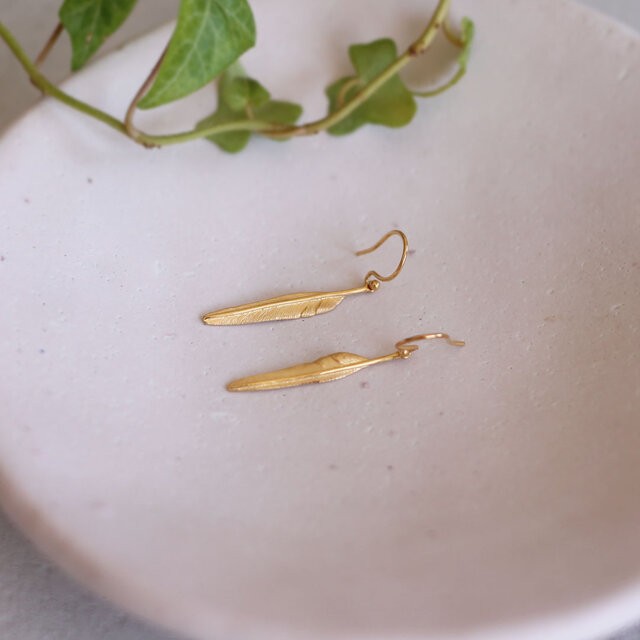 フェザーのピアス［ silver / gold ］