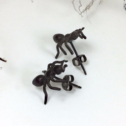 ＜蟲＞蟻ピアス（SV) 5枚目の画像