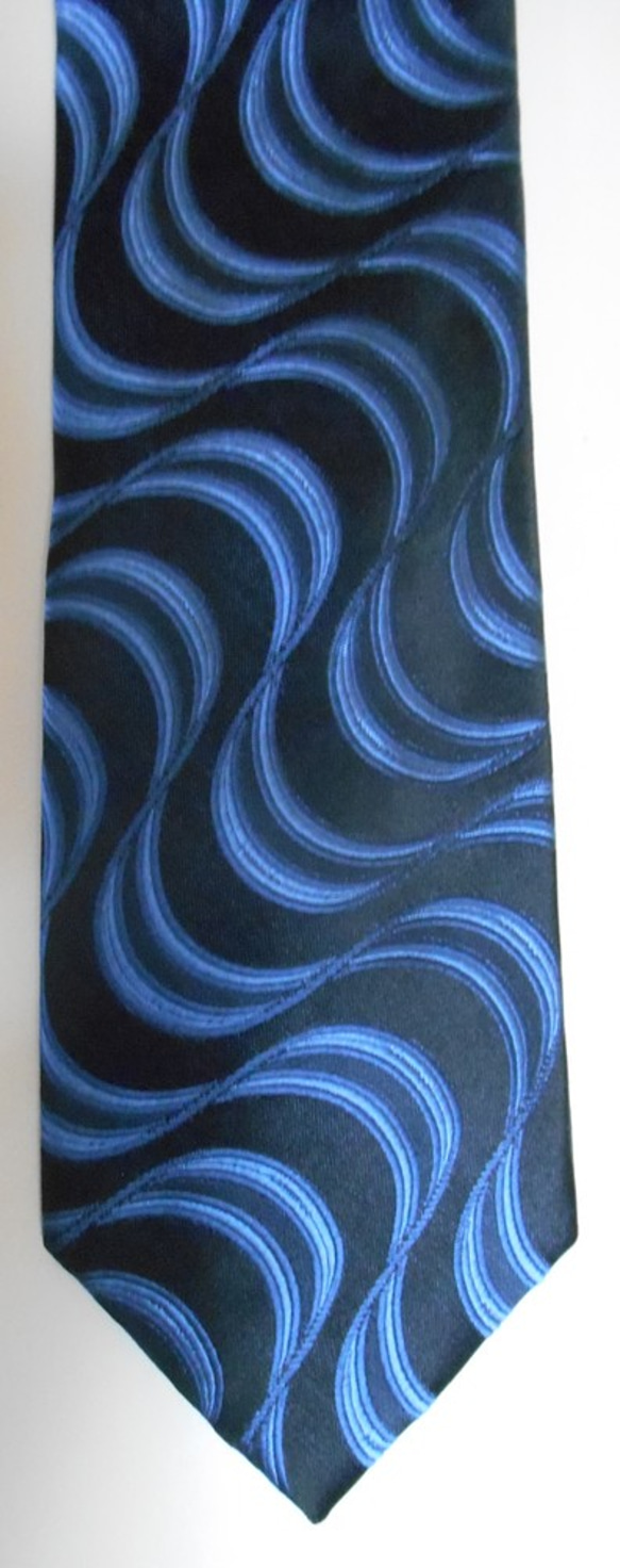 ネクタイ　ウエーブ柄　ビンテージ柄　ブルー 2枚目の画像