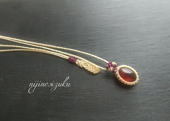 ガーネットのマクラメ編みネックレス ネックレス・ペンダント