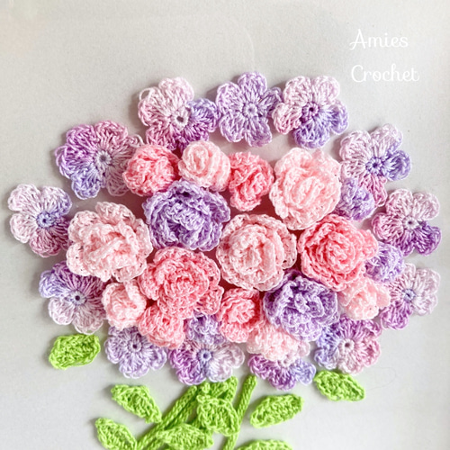 レース糸で編んだ小さなバラの花束 花の額 ミニバラ ピンクの花
