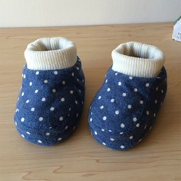 [SALE★1000日元OFF]保暖嬰兒鞋圓點藍 第1張的照片
