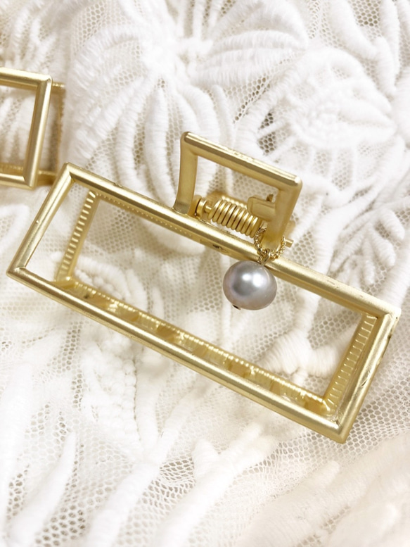 square pearl hair clip ケシパール付き　(ブルーグレー) 5枚目の画像