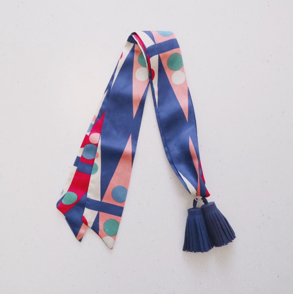 ヴィンテージ 風 リボン スカーフ 1枚目の画像
