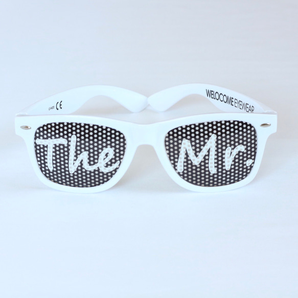 The Mrs. & The Mr.　ウェディングサングラス 2個セット フォトプロップス フォトウェディング　小物 2枚目の画像