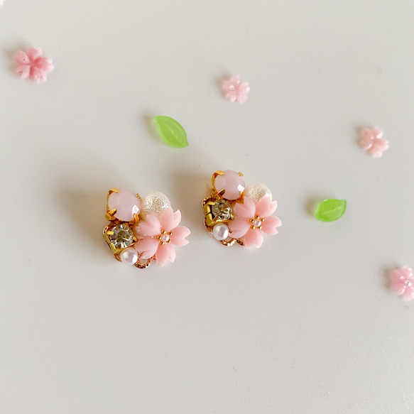 桜❀˚✧ビジューピアス 3枚目の画像