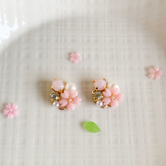 桜❀˚✧ビジューピアス 4枚目の画像