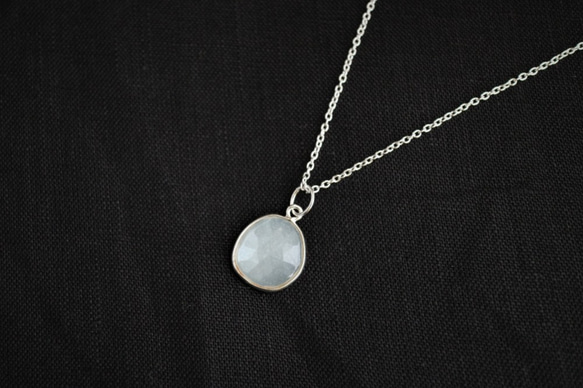 Silver ホワイトムーンストーンのネックレス（L） 1枚目の画像
