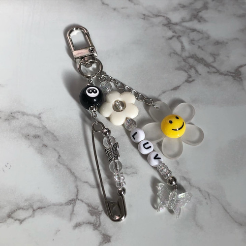 【order】ビーズキーホルダー 韓国 ハンドメイド No 9 ビーズキーホルダー コレクトブック ビーズストラップy2k