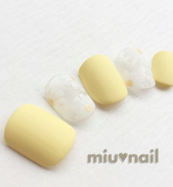 パステルイエロー　ネイルチップ　オーダー　ガラスフレンチ パステルイエローフレンチネイル♡ / ネイルチップ / 春ネイル