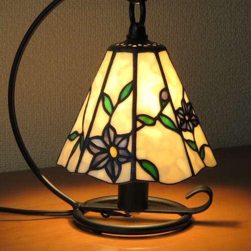 送料無料 ステンドグラス＊クレマチスのテーブルランプ＊ スタンド