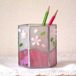ステンドグラス桜模様のペン立て 2枚目の画像