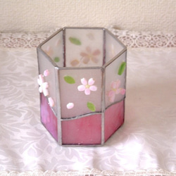 ステンドグラス桜模様のペン立て 3枚目の画像