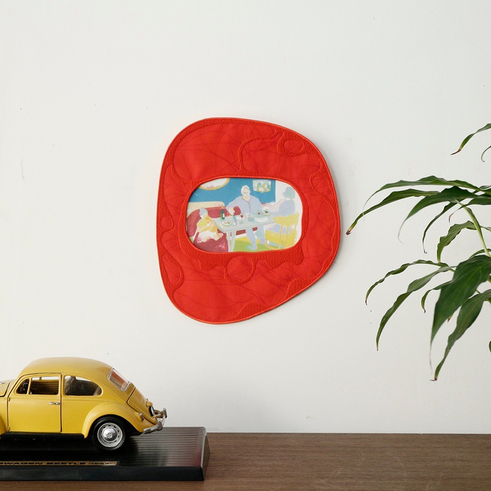 刺繍のフォトフレーム「あかね雲」M