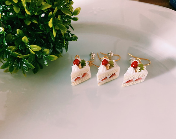 ミニチュアスイーツ ピアス クリスマス ショートケーキ ピアス（フック