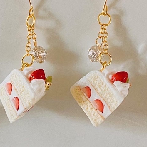 ミニチュアスイーツ ピアス クリスマス ショートケーキ ピアス（フック