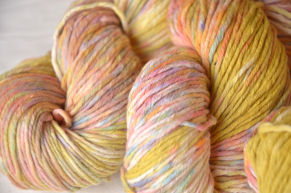 sale　手染め糸　コットン　yellow colorful nijiyarn 3枚目の画像