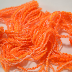 手染め糸　ウールアクリルスラブ　neon orange nijiyarn 1枚目の画像