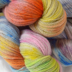 手染め糸　メリノウール　beige colorful nijiyarn 2枚目の画像