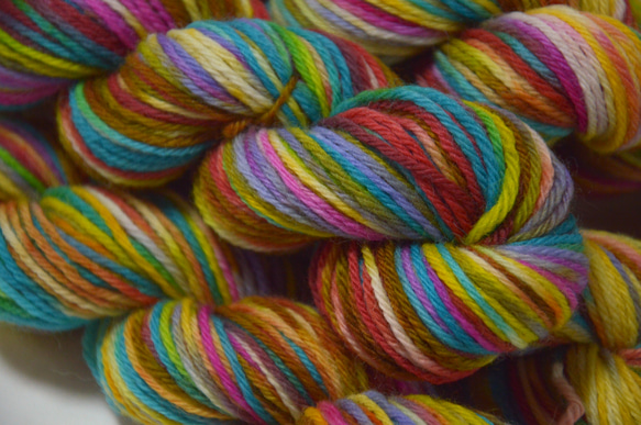 sale 手染め糸　ウール並太　ethnic colorful nijiyarn 3枚目の画像