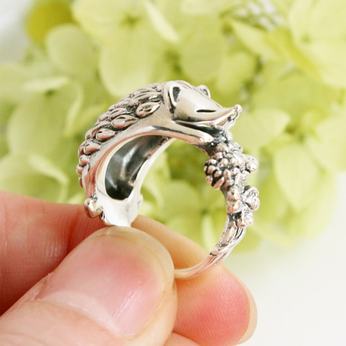 四つ葉とハリネズミのピンキーリング(受注生産) 指輪・リング pecca