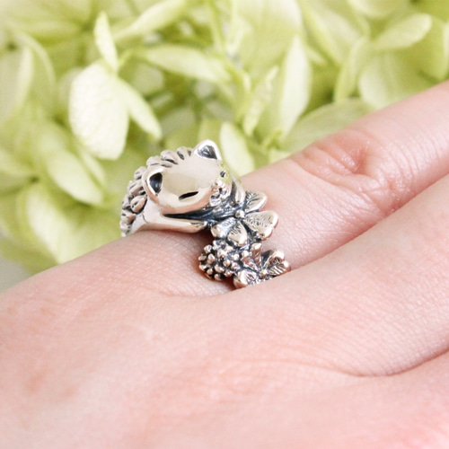 四つ葉とハリネズミのピンキーリング(受注生産) 指輪・リング pecca