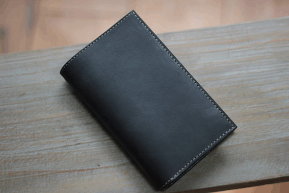 受注制作品　ミドルウォレット　ベルギーヌメ革 ／手染めブラック