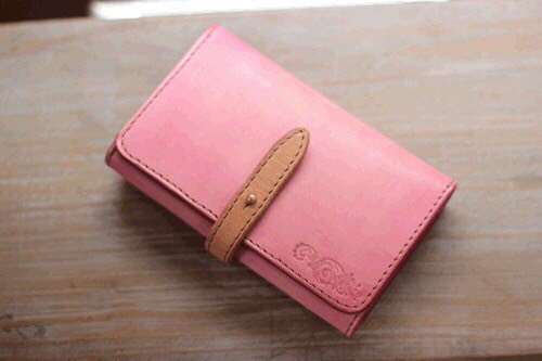 受注制作品　カードケース　ベルギーヌメ革 ／手染めサクラ