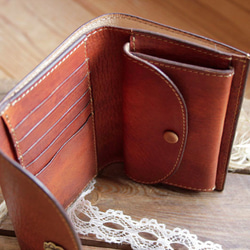 受注制作品 M.wallet　斑紋手染めブラウン＆手揉み加工、ハンドメイド ブラスボタン 3枚目の画像