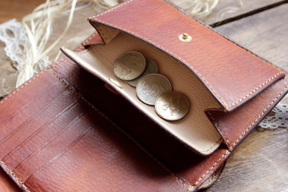 受注制作品 M.wallet　斑紋手染めブラウン＆手揉み加工、ハンドメイド ブラスボタン 5枚目の画像