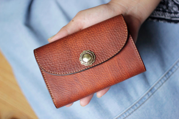 受注制作品 M.wallet　斑紋手染めブラウン＆手揉み加工、ハンドメイド ブラスボタン 7枚目の画像