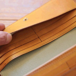 定制產品長錢包比利時鞣製皮革手染黃色 第5張的照片