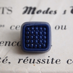 【売り切れ】フランス ラズベリーみたいなガラスボタン 1枚目の画像