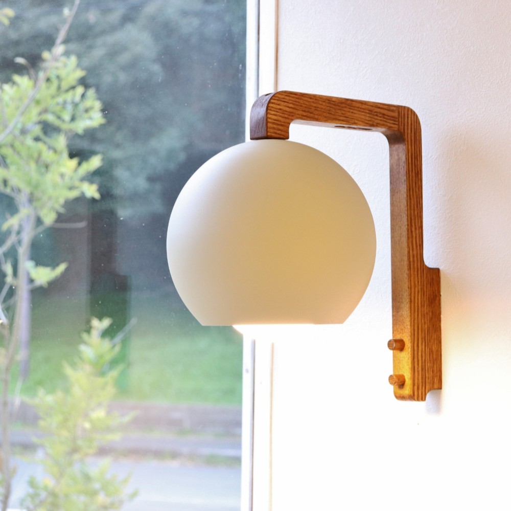 e carbra　Beige　LED ﾌﾞﾗｹｯﾄﾗｲﾄ