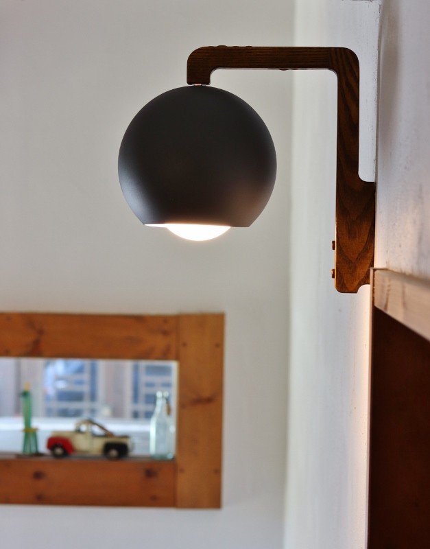 e carbra　Beige　LED ﾌﾞﾗｹｯﾄﾗｲﾄ