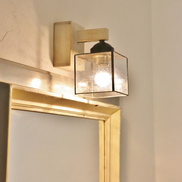 piccolaｸﾘｱ　ﾌﾞﾗｹｯﾄ　LED ステンドグラス　ブラケットライト ８枚目の写真