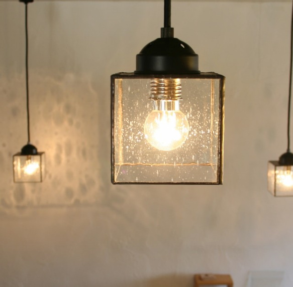 piccolaｸﾘｱ　ﾌﾞﾗｹｯﾄ　LED ステンドグラス　ブラケットライト ８枚目の写真