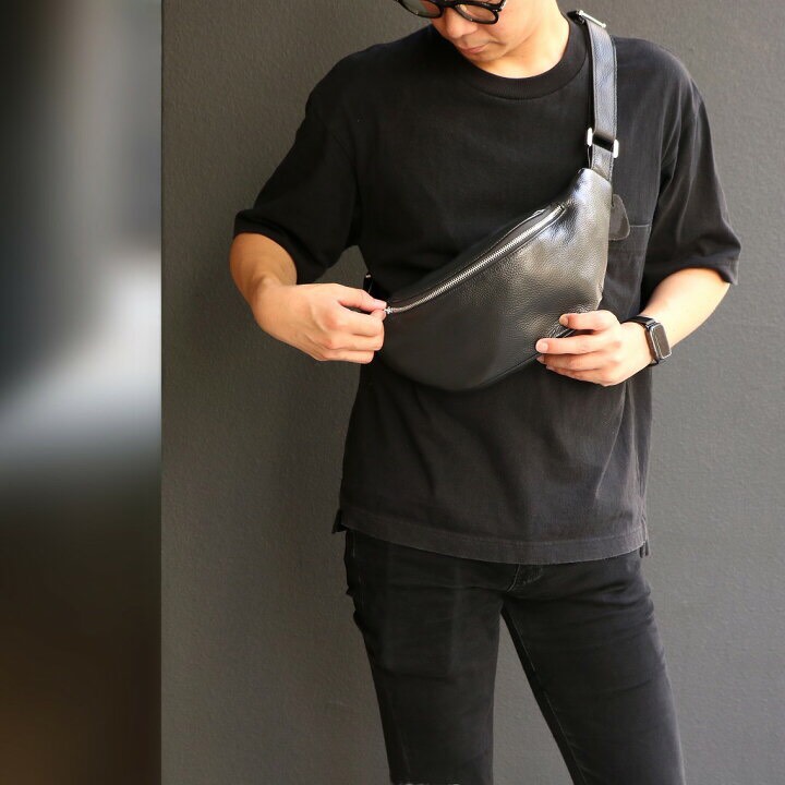 本革　ボディバッグ　黒　斜め掛け　誕生日 クリスマスのプレゼントに★ メンズ