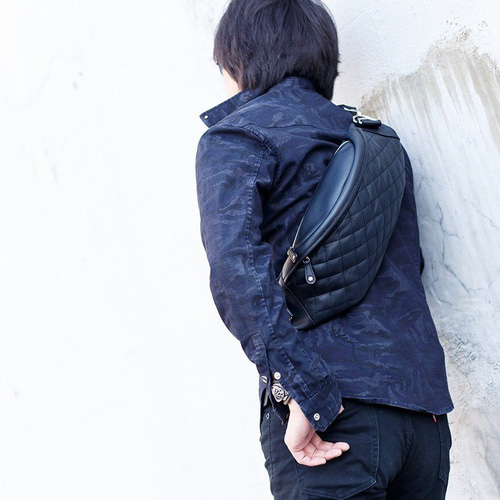 ブラックキルティングボディバッグ　ブルオリジナル　BULLORIGINAL本革 ワンショルダー メンズ ボディバッグ 本革 bag キルティング black