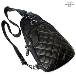 ブラックレザーショルダーバッグ キルティングデザイン 本革レザーショルダーバッグキルティングボディバッグ ちょい悪オヤジ