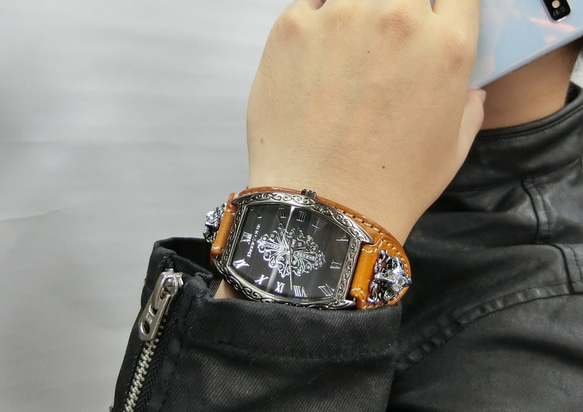 【メンズ腕時計】イタリアレザーブレスウォッチ アラベスク模様　キャメル色 3枚目の画像