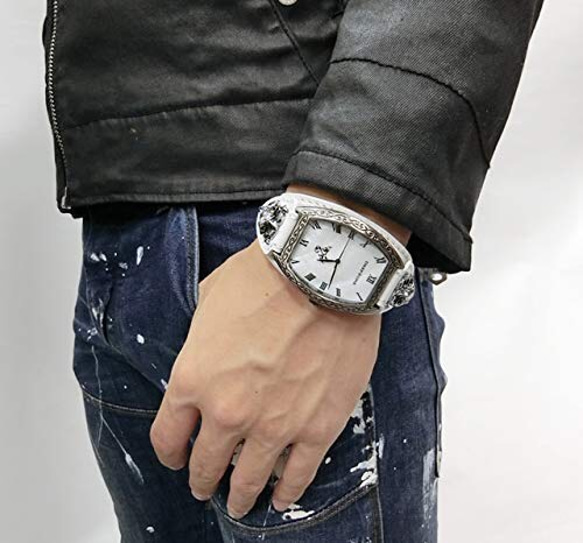 メンズ腕時計 イタリアンレザー　ブレス  アラベスク模様 メンズ ■送料無料 白 ハード系 デザイン コンチョデザイン 2枚目の画像
