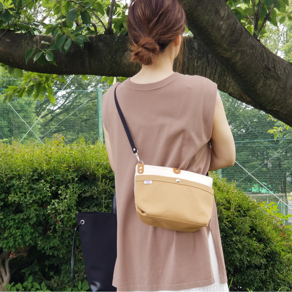 【特集掲載】送料無料！帆布サコッシュ(ｱｸﾘﾙｼｮﾙﾀﾞｰ15㍉)☆キナリ×ミルクティ 5枚目の画像