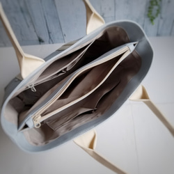 A4対応！機能的な間仕切りポケットMLトート☆サックス×キナリ 6枚目の画像