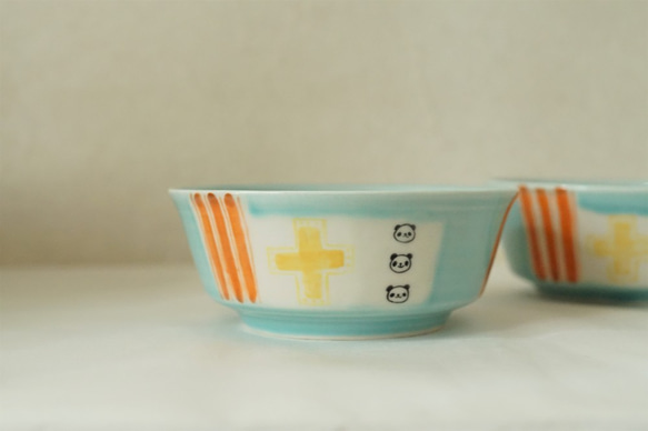 パンダ平小鉢-水色 2枚目の画像