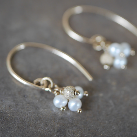 珍珠和星塵漿果耳環 ◇ K14GF 第2張的照片