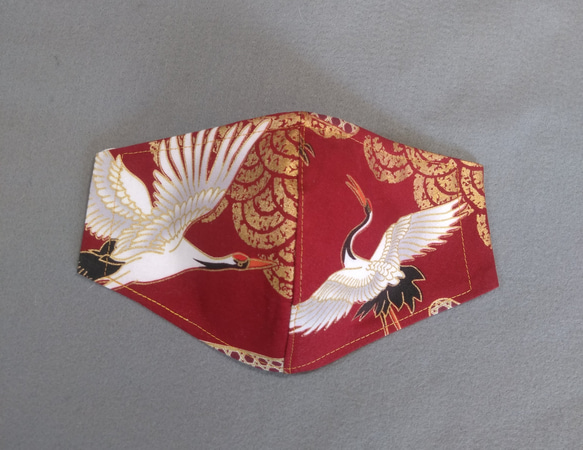 ハンドメイドマスク　鶴と青海波エンジフィルター縫い込み　Mワイド（1日〜3日で発送） 3枚目の画像