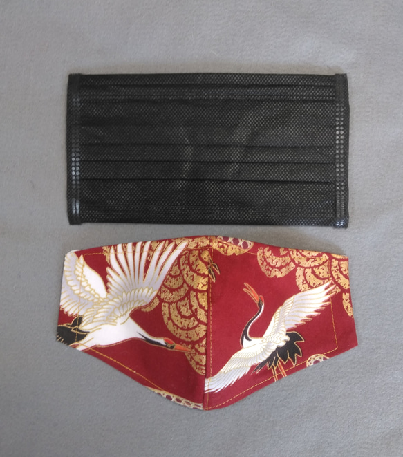 ハンドメイドマスク　鶴と青海波エンジフィルター縫い込み　Mワイド（1日〜3日で発送） 7枚目の画像