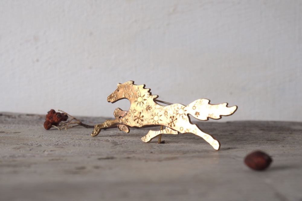 馬のブローチ 4,400円