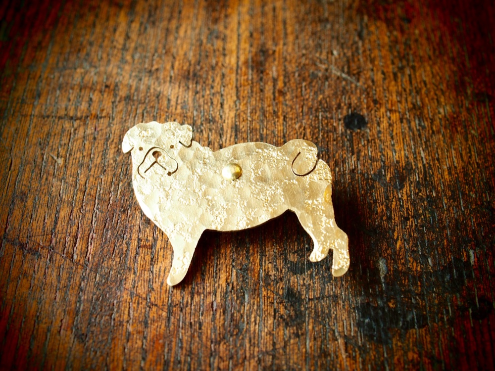 わんこのブローチ